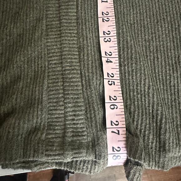 Cherish Women's Olive Green Ribbed Knit Poncho Tunic Oversized Top Size Small - Picture 7 of 7